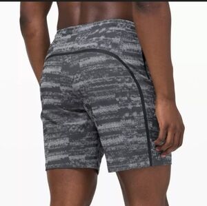 lululemon Men's PaceBreaker 7" Athletic Shorts in Grey Pattern - NO LINER